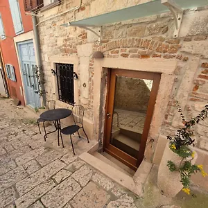 Noellica Apartment